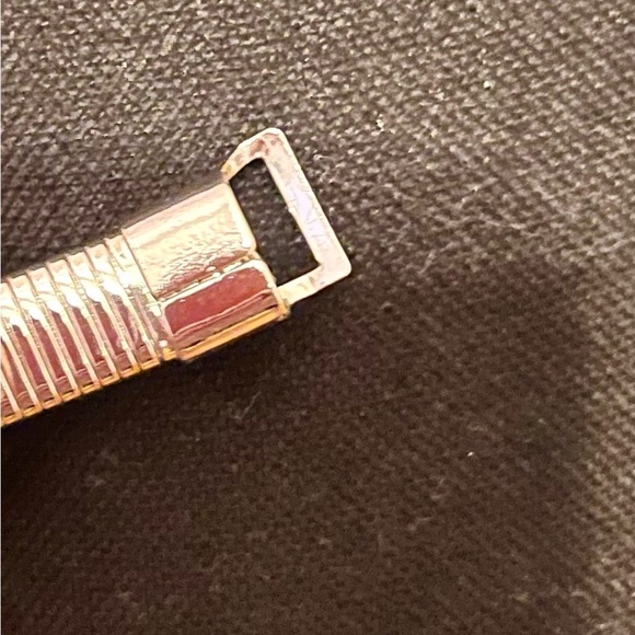 Elegant Silver Women's Belt 80’s 90’s Stretchy Concho Hook Retro VTG Small Teen - Picture 10 of 11